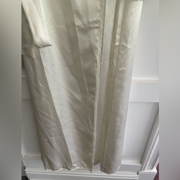 Victoria’s Secret Satin Bridal Robe - Picture 8 of 11